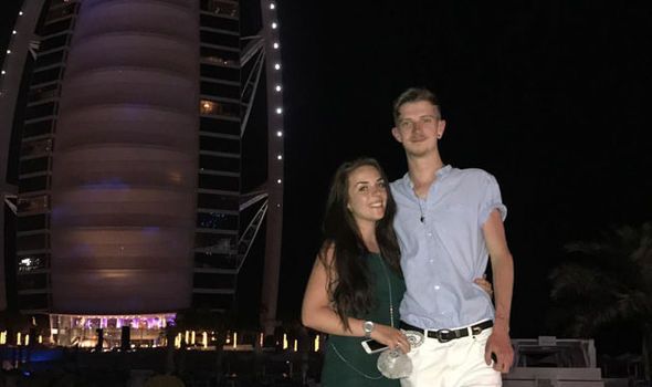 Motivul bizar pentru care o tânără a fost dată jos din avion. Ce i-a spus iubitului său