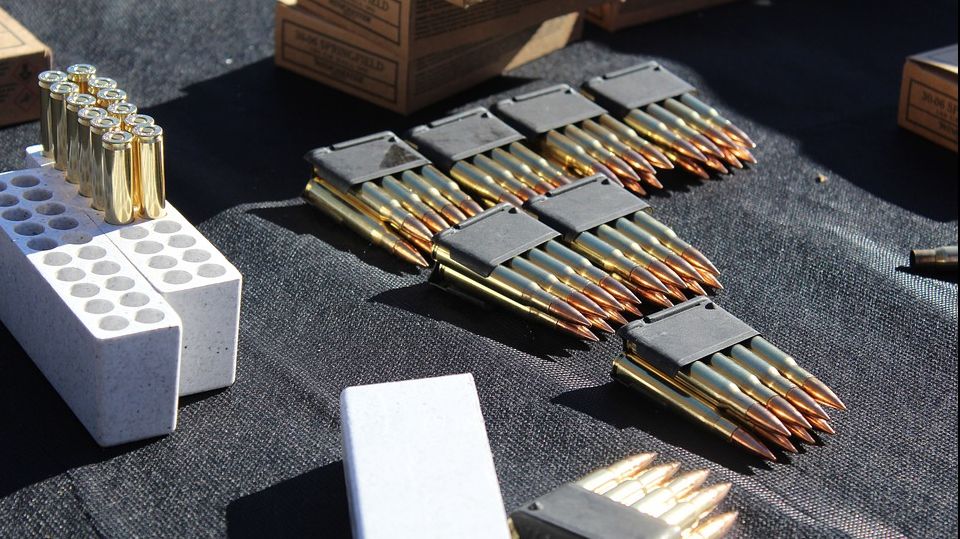 Acord secret între Romarm și lobbystul lui Dragnea