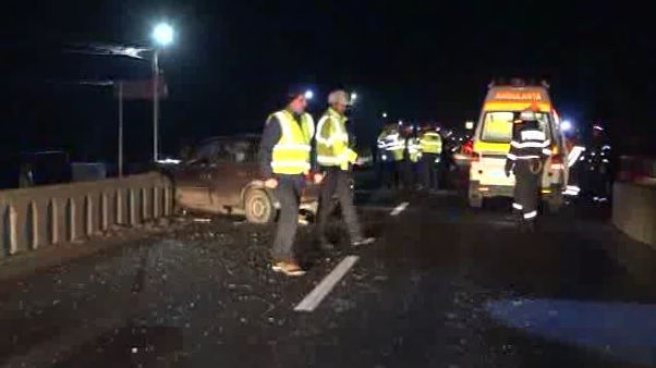 Accident îngrozitor în Argeș. O căruță a fost spulberată de o mașină, o tânără de 25 de ani a murit 
