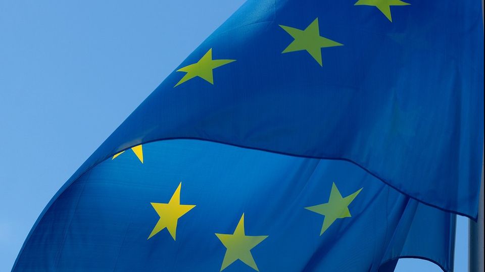 Atacurile la Justiţie, în atenţia Europei: Presiuni pe Juncker să nu ridice MCV-ul pentru România