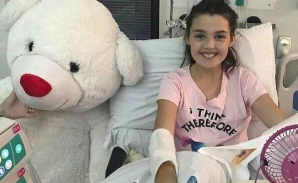 Credeau că e gravidă la 11 ani. Când au văzut ecografia s-au speriat: îi creștea rapid în burtă