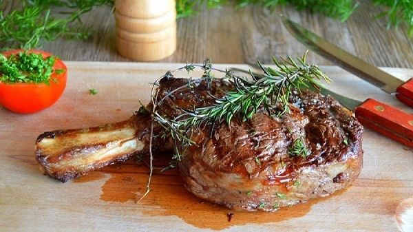 Cotlete pe grătar, ca-n vremea lui Cuza