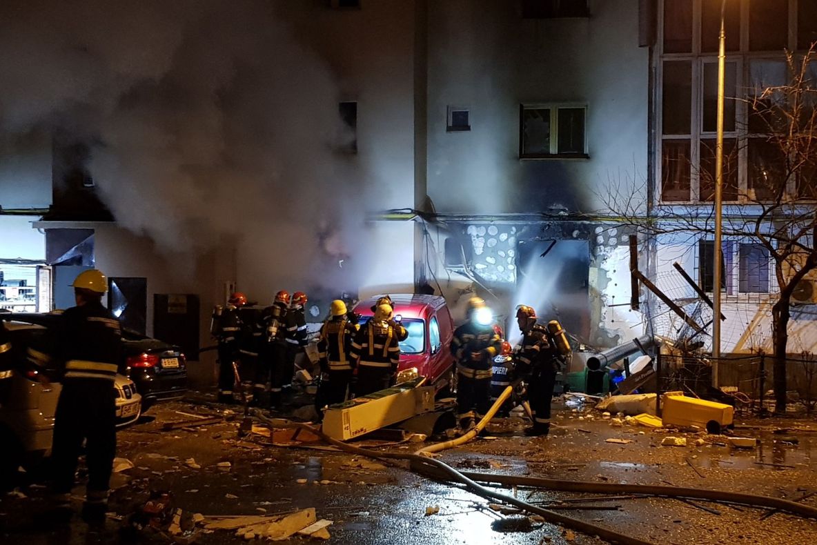Explozie puternică la un restaurant din Capitală   - Galerie Foto