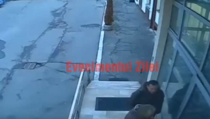 Abuz incalificabil al unui şef din CNAIR. Subalternă lovită şi umilită de un director