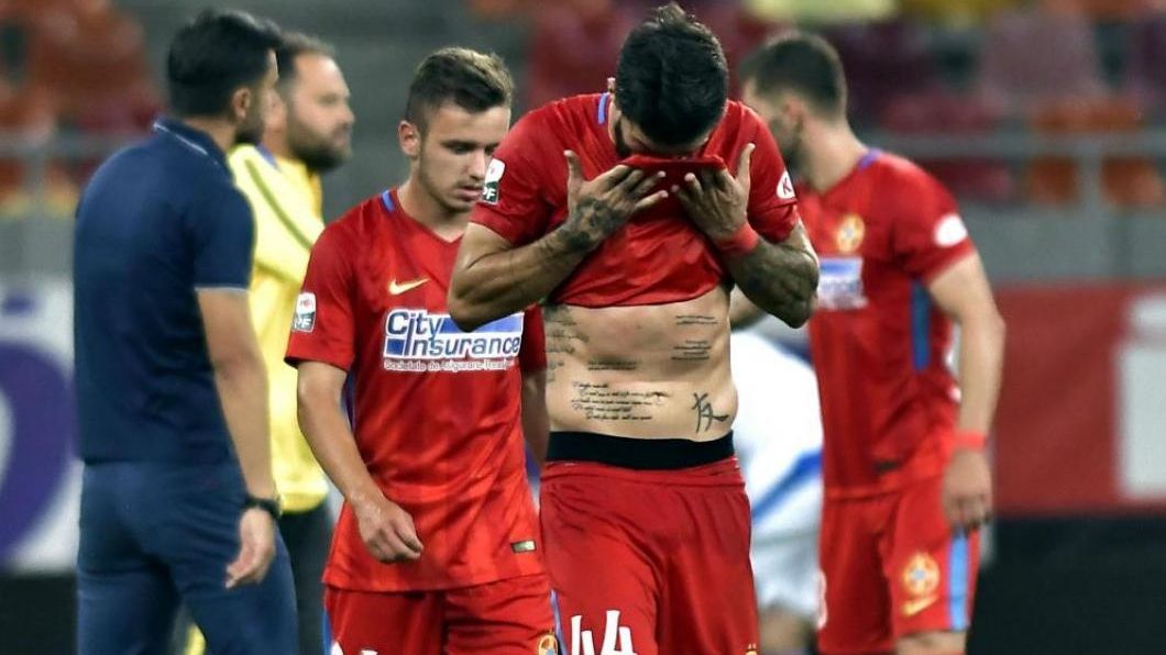 Becali n-a glumit. A început curăţenia la FCSB. Primul jucător dat afară, după meciurile slabe