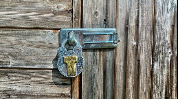 Români, sclavi în Marea Britanie. Cum au fost găsiţi