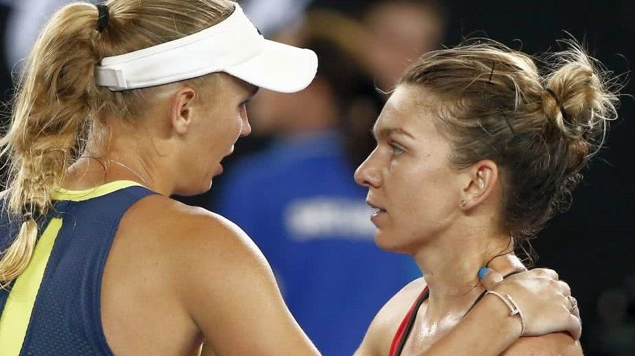 Simona Halep. Caroline Wozniacki a câştigat 1,25 milioane de dolari datorită româncei