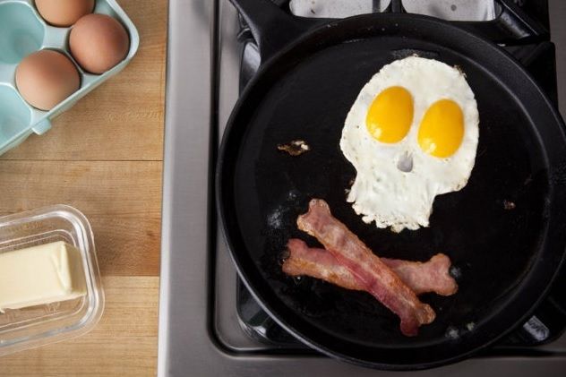 Aceste alimente te pot îmbolnăvi grav. Tu de câte ori pe zi le consumi?