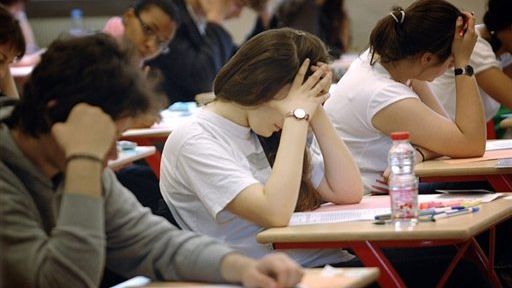 Bacalaureatul va fi reformat profund în Franța, țara care a inventat acest examen