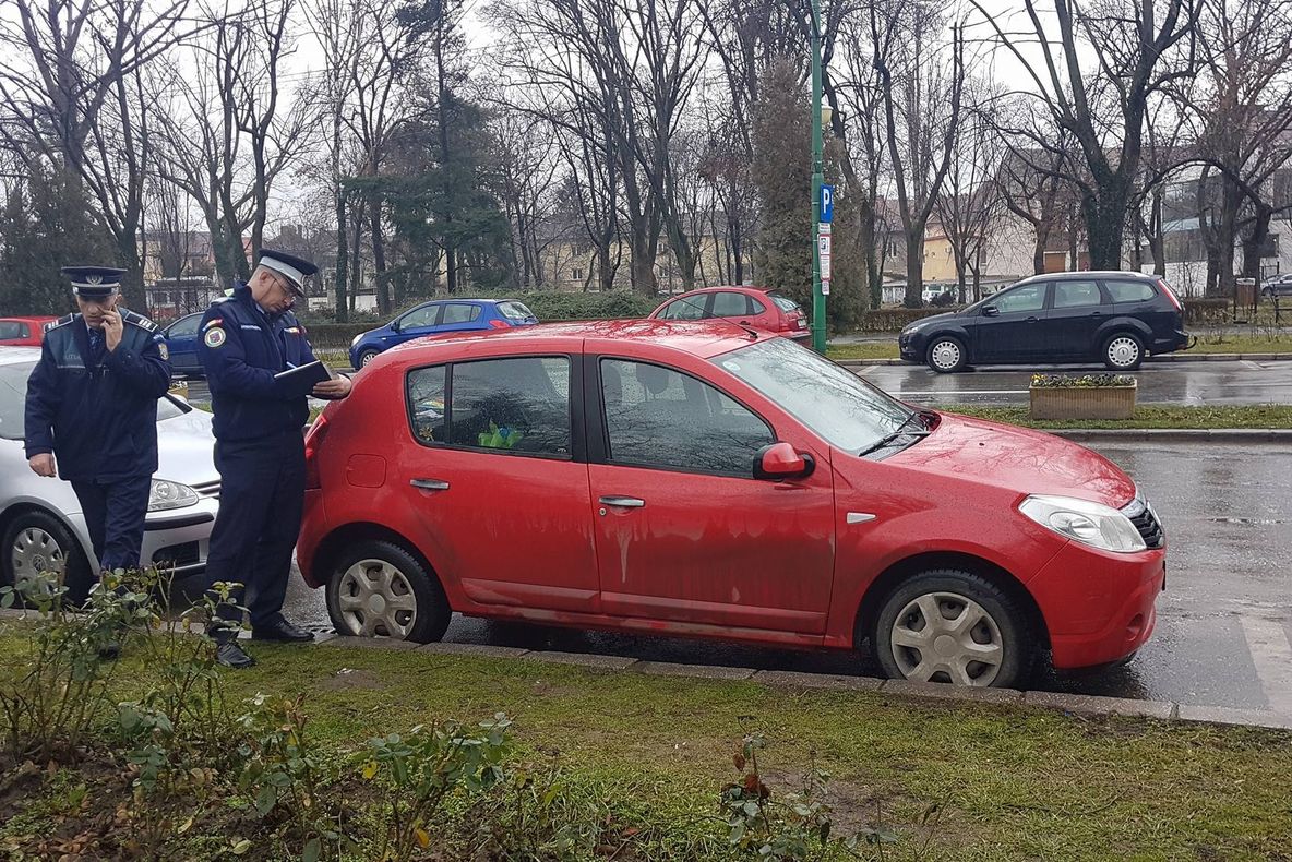 Maşina lui Mălin Bot, spartă: "Mi-au furat laptopul! Efectiv sunt disperat!"