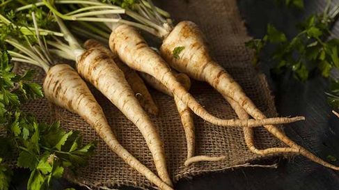 Cum trebuie preparat şi consumat sucul de pătrunjel pentru a te însănătoşi