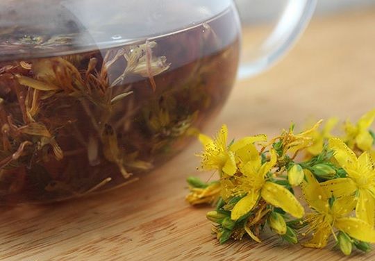 Tratament cu sunătoare pentru stomacul bolnav