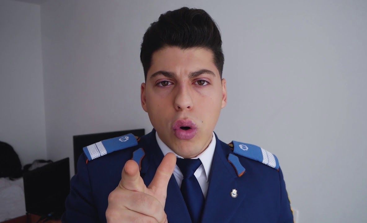 Militărie cu vlogger. Cine e tânărul care vrea să-i convingă pe alţii să se înroleze? (VIDEO) 
