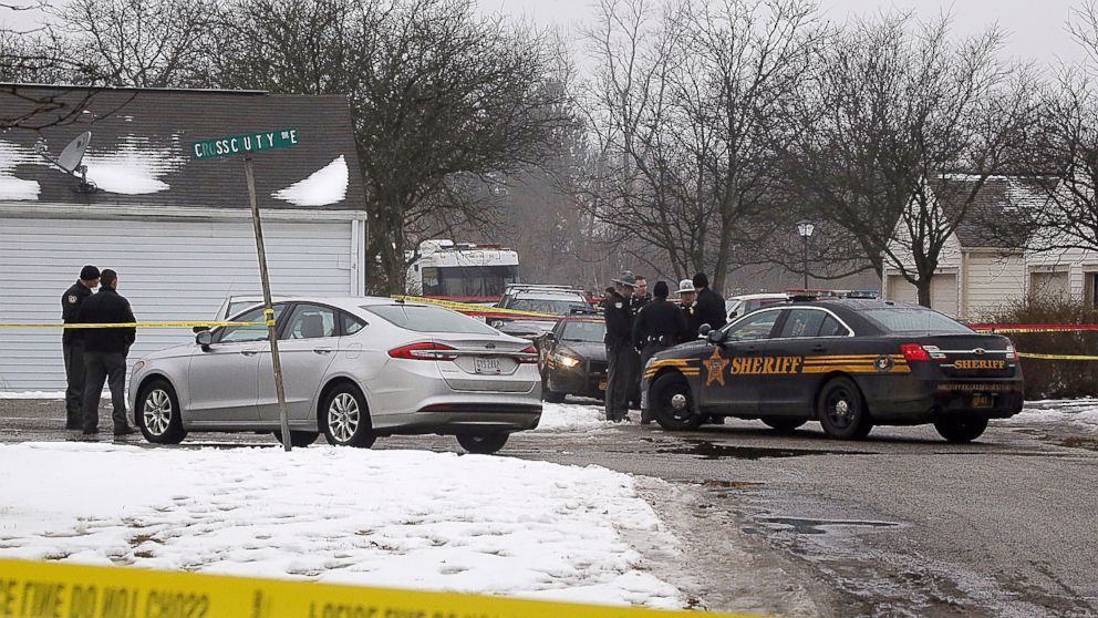 Un bărbat a ucis 4 persoane și apoi s-a sinucis. "Nu am mai întâlnit așa ceva"