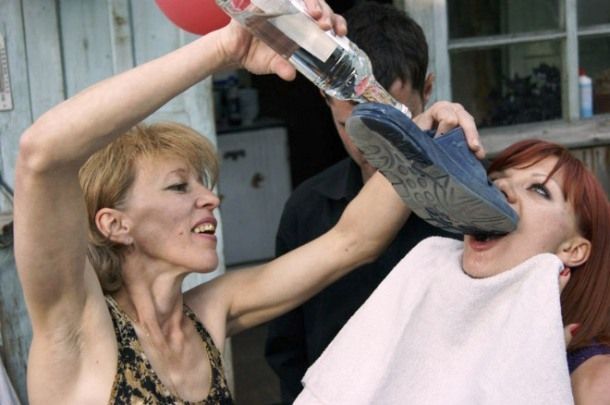 Fără îndoială, numai în Rusia! Noi fotografii care întrec orice imaginaţie. Ce fac aceste femei...