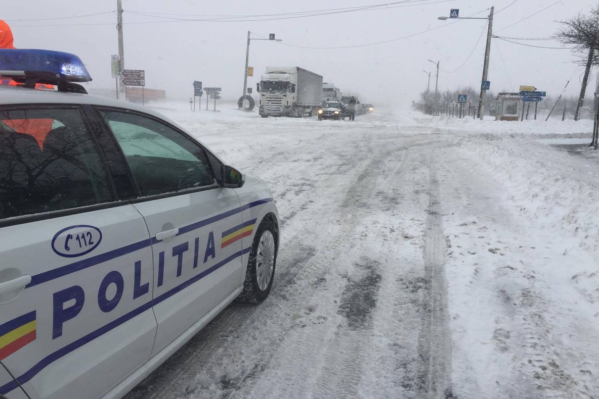 ALERTĂ METEO. Cod galben de vânt puternic şi ninsori abundente. Strat consistent de zăpadă 