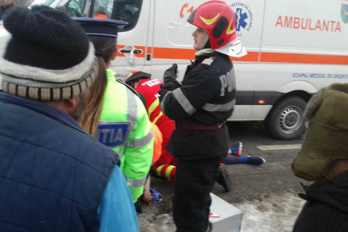 Accident extrem de grav în Gorj, cu 5 victime. Șoferul, în vârstă de 23 de ani, a murit