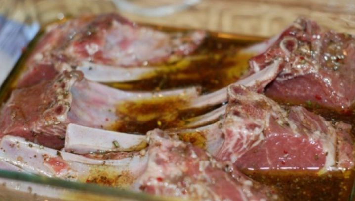 Aceasta este probabil cea mai bună marinadă pentru friptura de miel. Secretul culinar al Paștelui