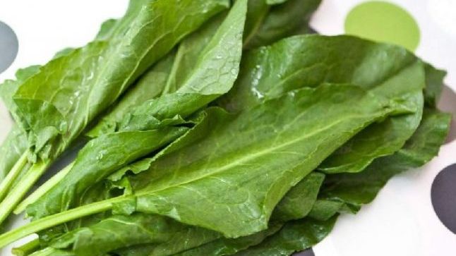 Alimentul de primăvară care "înnoieşte" sângele şi arde grăsimile