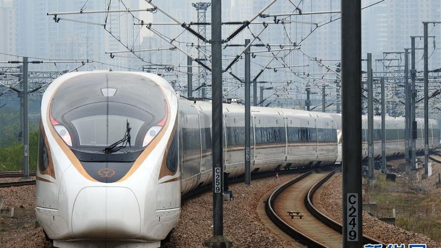 China a testat un nou tren super-rapid, lung de 400 de metri. Cum arată