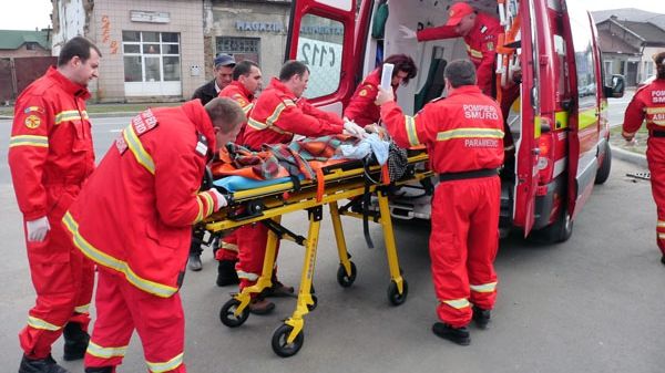 A fost prins șoferul mașinii din care a fost aruncat un tânăr și lăsat să moară în stradă