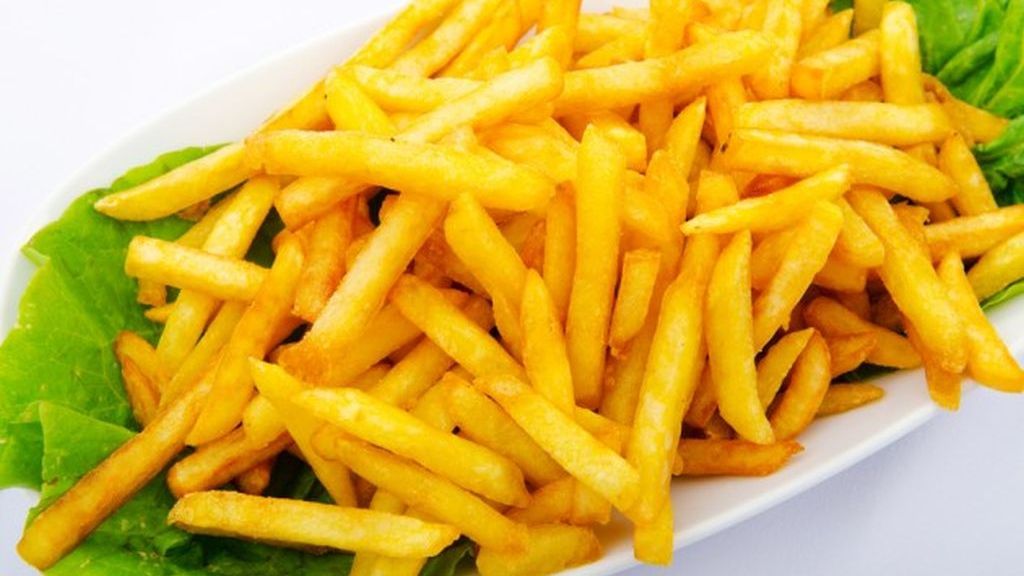 Cum faci acasă cartofi prăjiţi ca la restaurant? Detaliul pe care nu îl ştiai