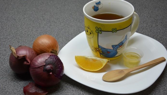 Ceai de ceapă. Reţeta pentru imunitate, tuse şi dureri. Beneficii şi contraindicaţii