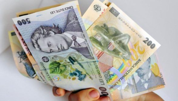 INS: Salariul mediu net din ianuarie, mai mic decât în decembrie, mai mare decât în urmă cu un an