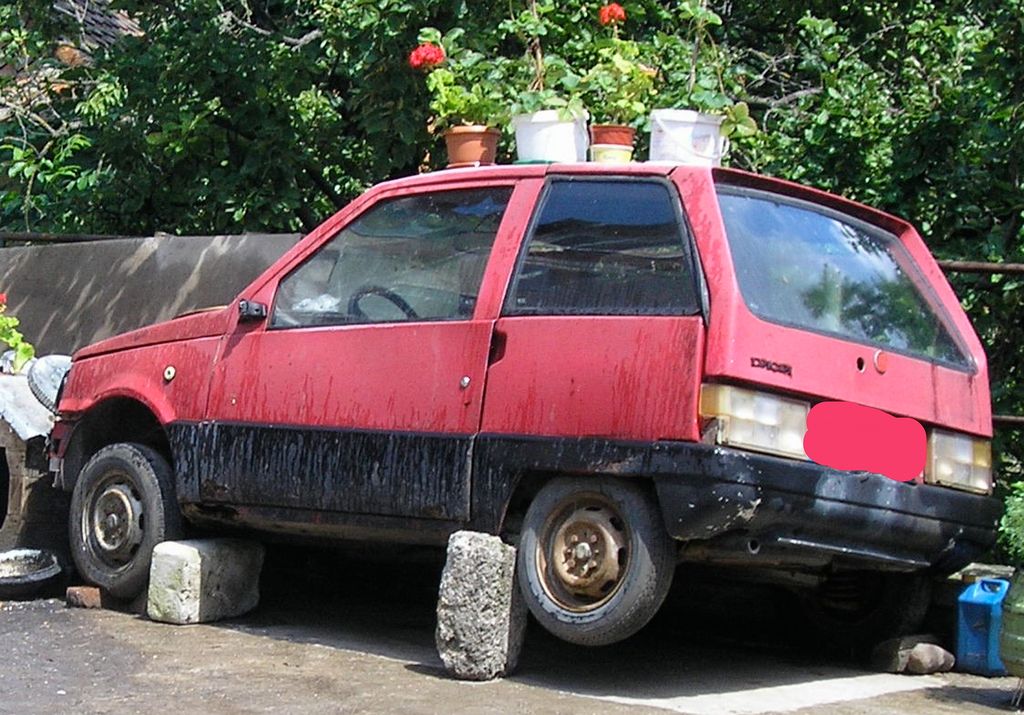 Dacia. Dacia Egreta. Parcă nu credem că a existat o asemenea Dacia. Şi comuniştilor le e ruşine