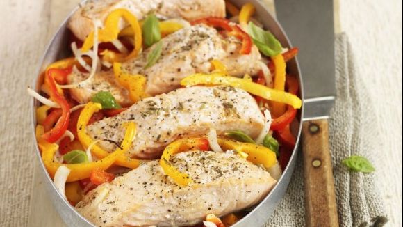 De Florii se mănâncă peşte. Iată cum prepari cel mai delicios peşte la cuptor. Reţetă