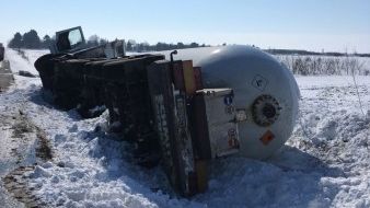 Accident pe DN5: o cisternă încărcată cu butan s-a răsturnat