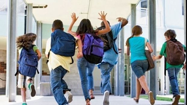 Elevii români învaţă din ce în ce mai puţin: Anul şcolar 2017-2018, cel mai scurt din ultimii 10 ani