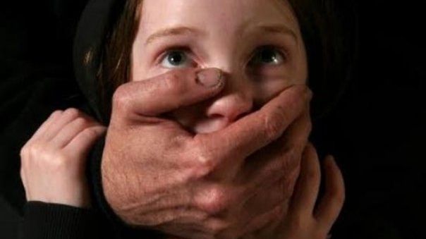 Antrenorul de arte marţiale acuzat că a agresat sexual trei fetițe, reținut de Poliție