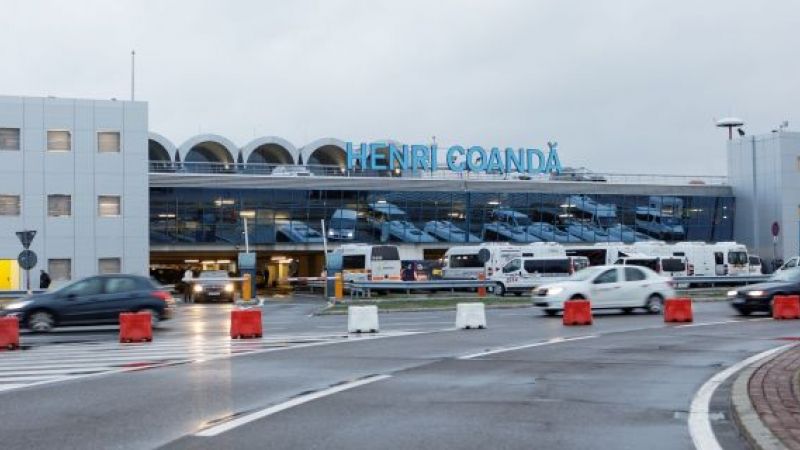 Aterizare de urgenţă pe Otopeni: O pasageră a făcut infarct la bordul avionului