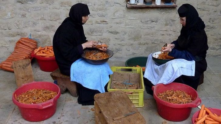 Ce se mănâncă la mănăstire în postul Paştelui. Meniu complet, plus desert