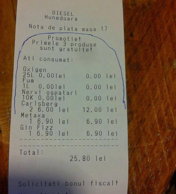 A luat nota de plată şi a înlemnit. Ce scria în ea? Nu este posibil!