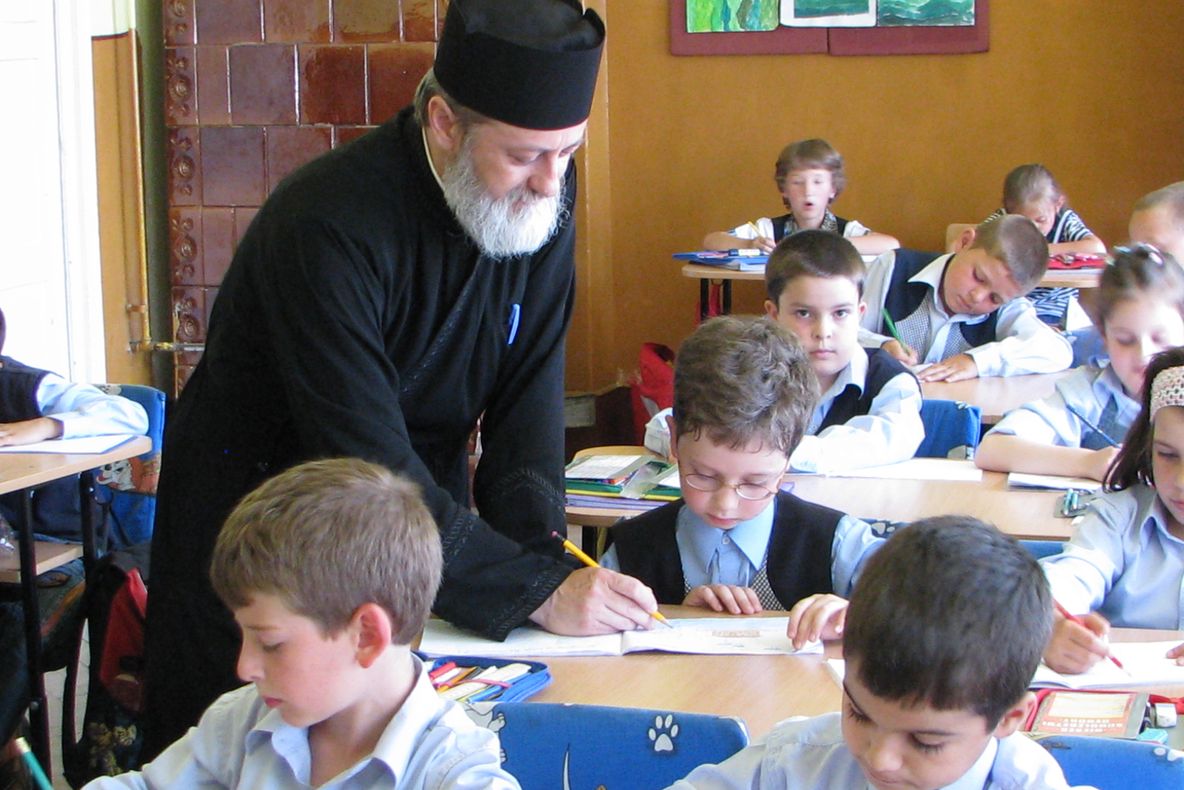 Schimbare majoră pentru orele de Religie! Ministerul Educaţiei a dat dreptate bisericii