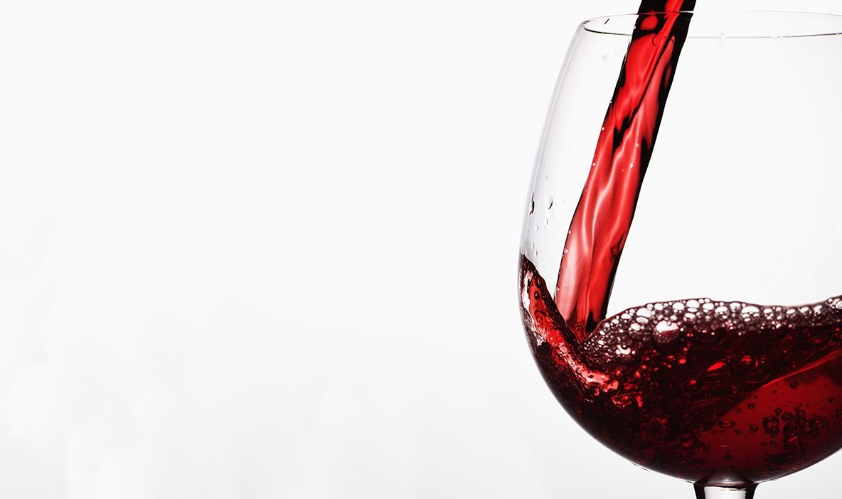 Un pahar de vin roșu echivalează cu o oră de sport - ce spun oamenii de ştiinţă