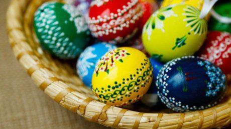 PAŞTE sau PAŞTI. Cum este corect? Toată lumea pronunţă greşit!