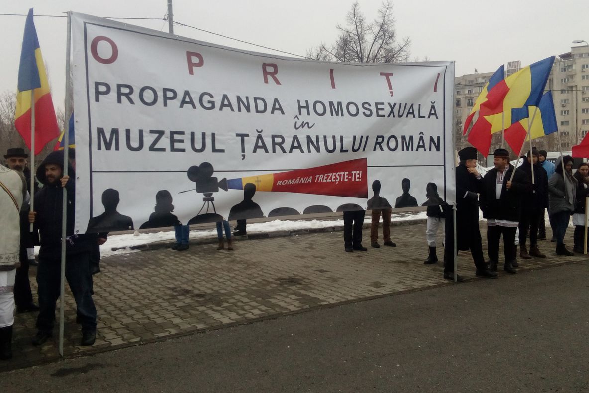 Protest în faţa Ministerului Culturii: "Opriţi propaganda!"
