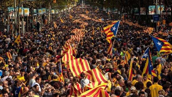 80 de răniți în confruntările din Catalonia după arestarea în Germania a lui Carles Puigdemont