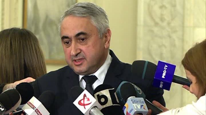 Moțiunea simplă împotriva ministrului Educației a picat. Gafe din discurs: ”preoritare”