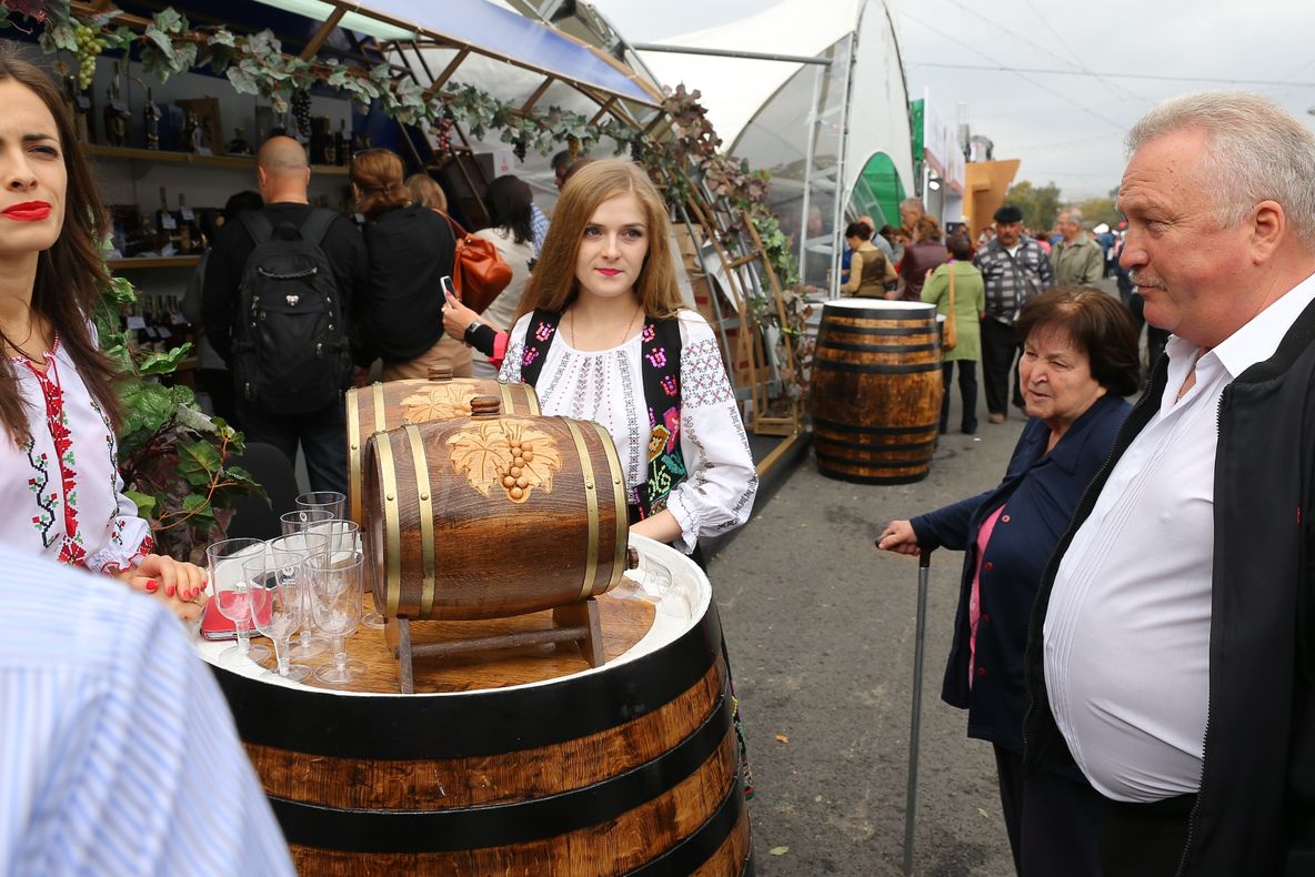 Proiect PSD: "Ziua Naţională a Vinului" pe 11 septembrie, când se comemorează atentatele teroriste