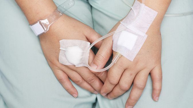 Bolnavii de cancer, lăsaţi să moară: Un citostatic de bază folosit în chimioterapie este de negăsit