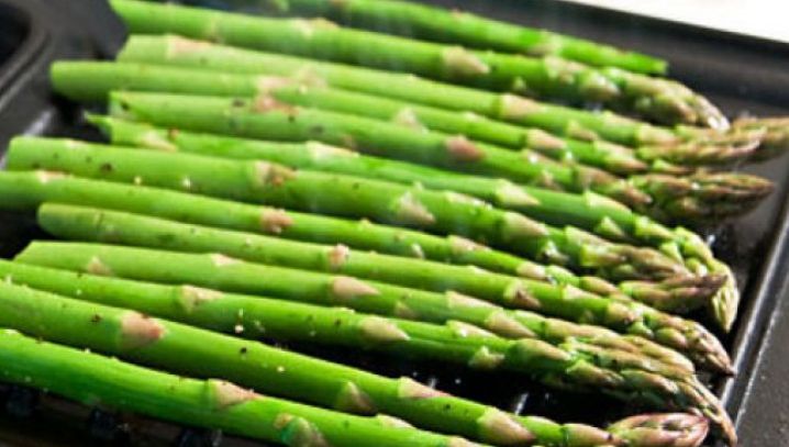 Câți bani mai primesc românii plecați la cules de sparanghel și căpșune în Germania în 2025. Fermierii se tem deja de mărirea salariilor