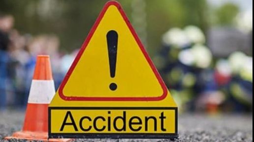 Accident grav, miercuri dimineaţa, cu un TIR şi două maşini. O femeie de 30 de ani a murit