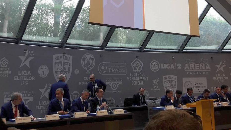 EXCLUSIV | Cum se scurg banii din Federația Română de Fotbal: „M-au plătit degeaba patru ani!”