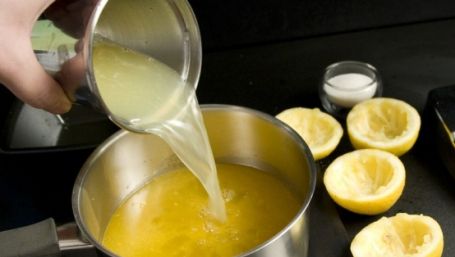 Băutura cu care trebuie să începi dimineaţa: curăţă colonul, scade tensiunea, reduce colesterolul