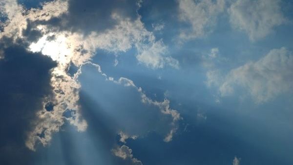 Cum va fi VREMEA în noaptea de Înviere. Avem nevoie de umbrelă?