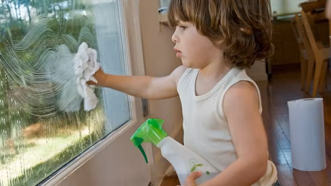 Cum se spală corect şi rapid geamurile